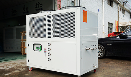影響螺桿式冷水機部件使用壽命原因是什么？